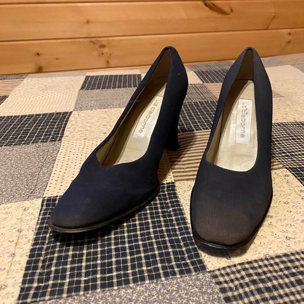 Vintage Liz Claiborne Pumps Size 6  FREE ADD ON